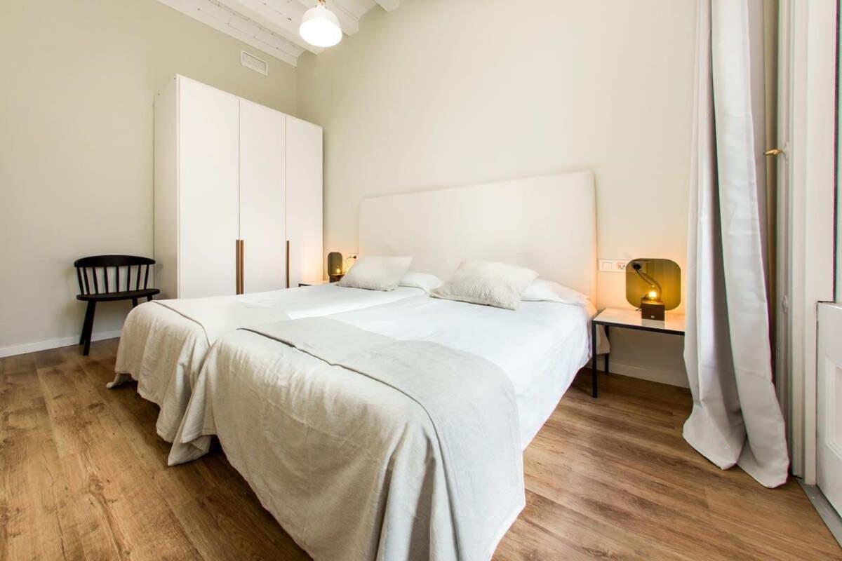 Bright And Modern 4bedroom With Terrace In Ramblas P1 * Barcelone